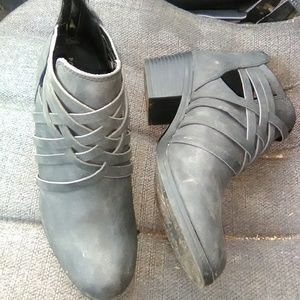 Time and Tru grayblack short leather strappy boot